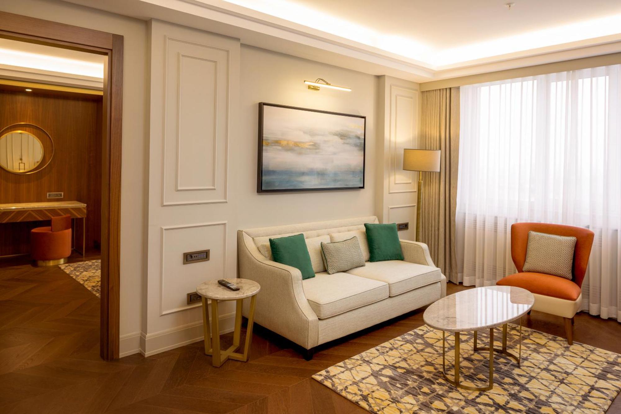 Sheraton Biskek Kültér fotó