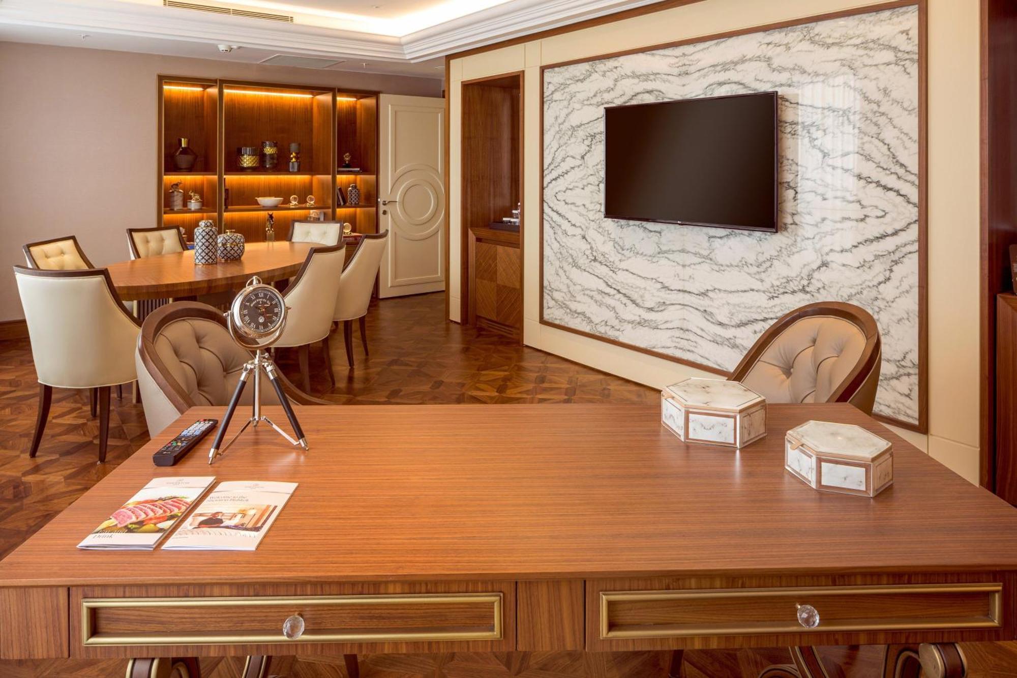 Sheraton Biskek Kültér fotó