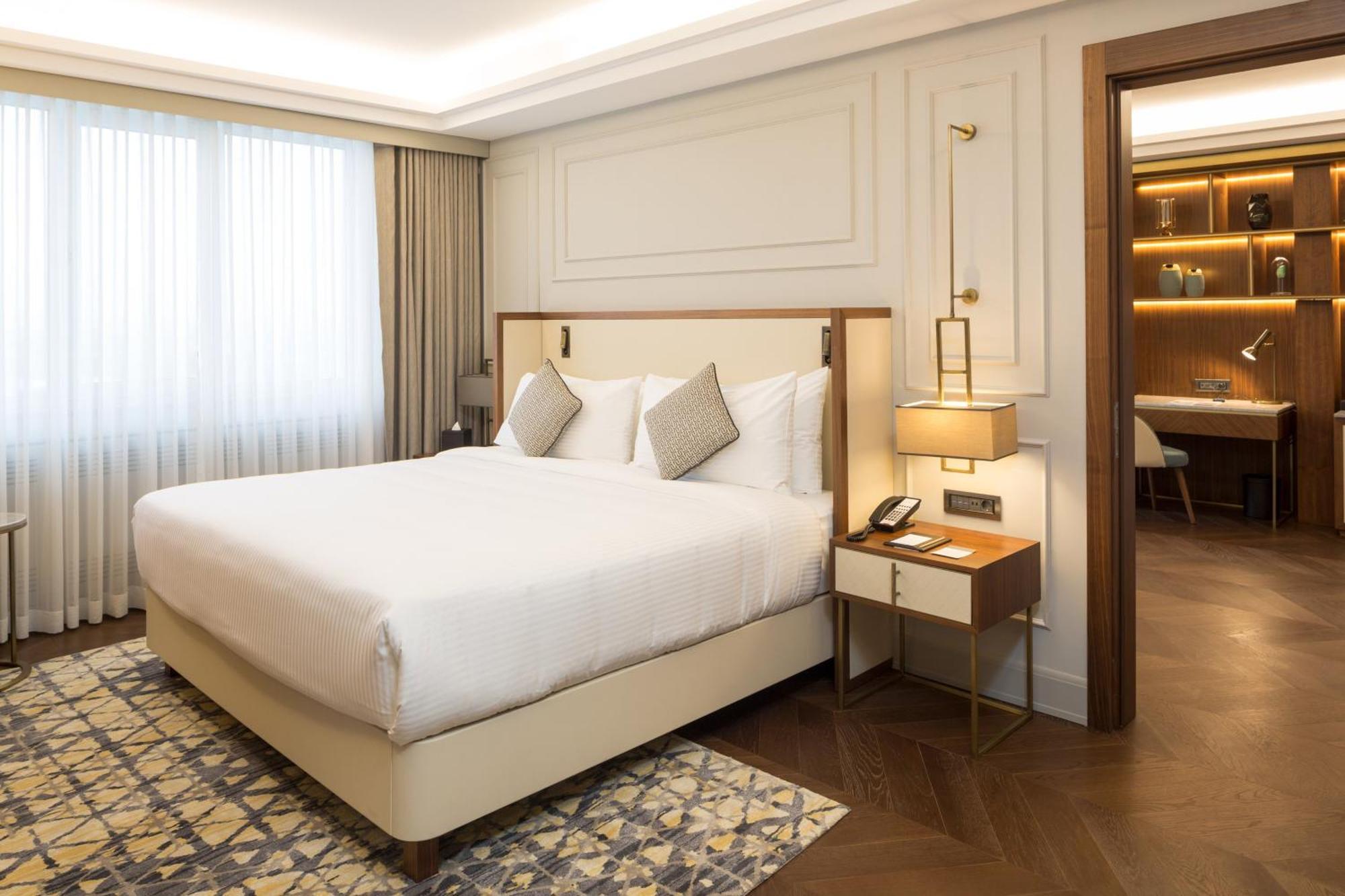 Sheraton Biskek Kültér fotó