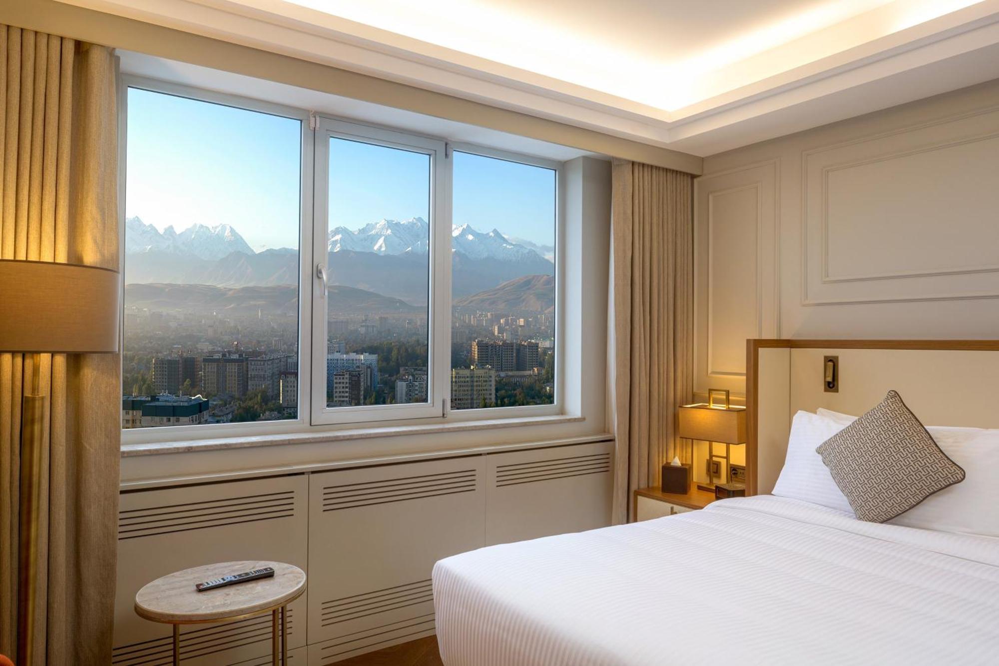 Sheraton Biskek Kültér fotó